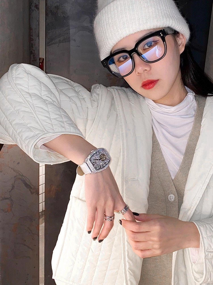 女性光沢のあるダイヤモンドがちりばめられた機械式時計本革スト - Leatherwork Ideas のレビューと価格